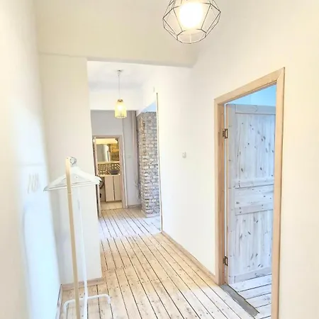 Comfortable In Center Apartment