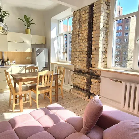Comfortable In Center Apartment *
